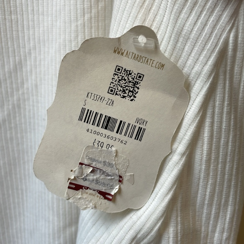 Altar'd State White Tank Top size small - Picture 4 of 4